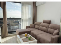 Flatio - all utilities included - Modern Haven in Varna :… - Под наем