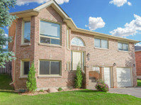 44 Compton Cres, Bradford MLS Real Estate Listing