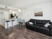 Comfortable Furnished Apartment in Downtown Montreal - Ferieboliger