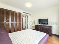 Well-designed/Superb Location/Lake Side/Perfect for Family - בתים