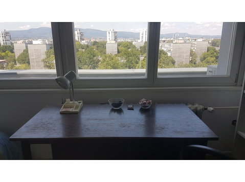Private room in Zagreb with a nice view - Woning delen