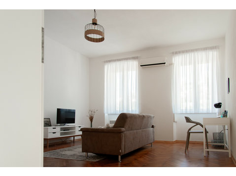 Flatio - all utilities included - Sunny flat in the center… - Под Кирија