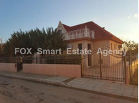 Amazing 4 bedroom bungalow of 350sqm internal area built on… - Куќи
