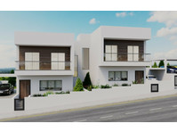 Brand new, under construction 3 bedroom detached house that… - Häuser