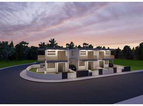 For sale: a charming house currently under construction in… - בתים