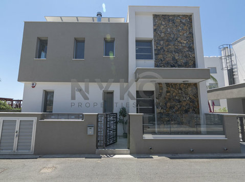 3 bedroom furnished house with photovoltaics - บ้าน
