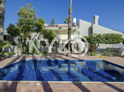 4 bedroom detached villa at Ayios Tychonas Limassol - Σπίτια
