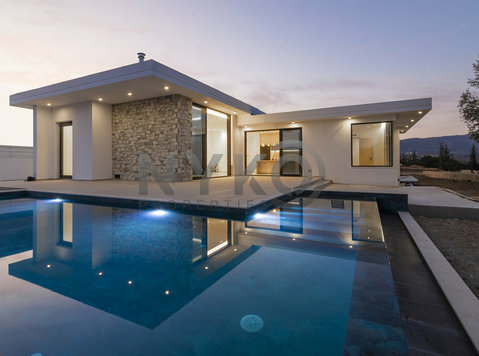 New 4 bedrooms detached modern bungalow  furnished - Müstakil Evler