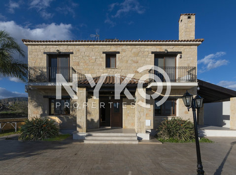 5 bedroom detached house furnished at Parekklisia - Σπίτια