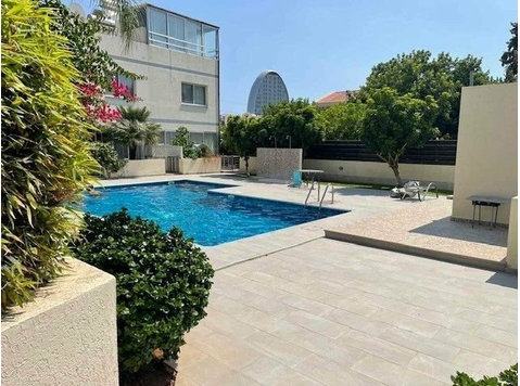 5 bedroom detached house in a nice complex with a swimming… - 房子