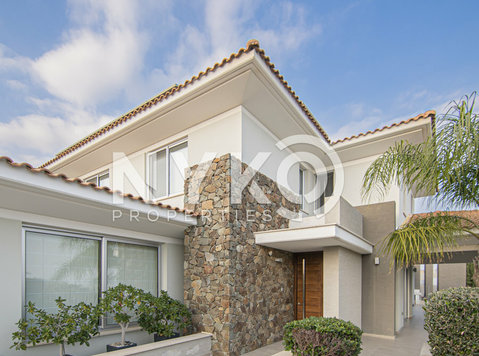5 bedroom detached house semi-furnished - Σπίτια