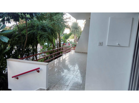 A 180 sqm ground floor office Agia Zoni. in the heart of… - Rumah