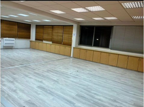 A 190 sqm First Floor Office available, located in one of… - வீடுகள் 