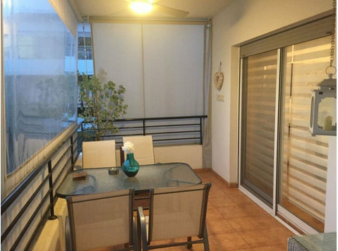 A furnished 3 bedroom apartment in central Limassol Mesa… - Houses