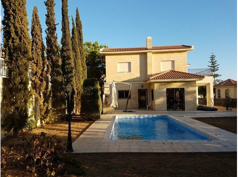Available 7 bedrooms luxury villa in the prestigious area… - Müstakil Evler