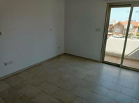 Available For Rent A Three  Bedroom First Floor House,… - Domy