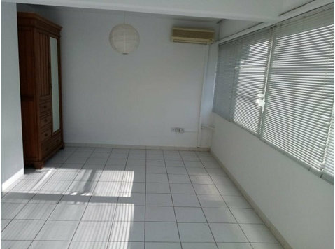 Available office 110sqm, unfurnished in Agia Zoni area in… - 家