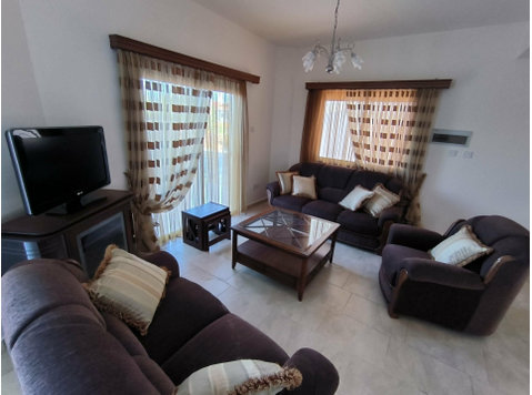 Available three bedroom semi detached house fully furnished… - Houses