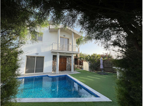 Beautiful four bedroom house for rent in Ypsonas. This… - Maisons