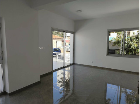 Brand new office located in Agia Zoni area in Limassol with… - Houses