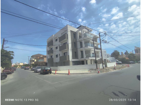 Brand new two bedroom apartment located in Mesa Geitonia is… - Häuser