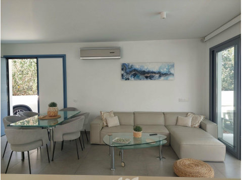 Charming five bedroom furnished residence available in the… - Σπίτια