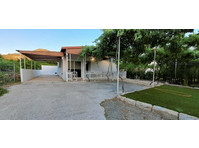 Charming two bedroom detached residence available furnished… - Σπίτια