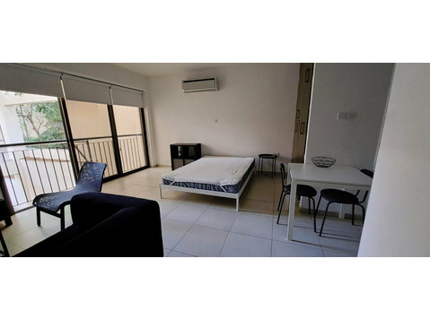 Cozy studio apartment available furnished in the Old Town… - گھر