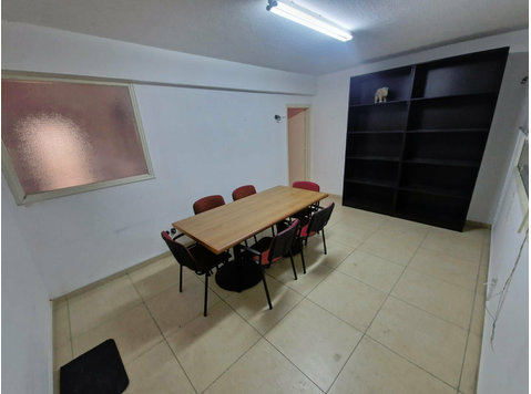 Discover a ready-to-use 65sq.m office space in the heart of… - منازل