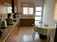 Explore this spacious and fully furnished 3-bedroom upper… - 주택