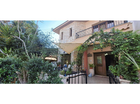 Four bedroom fully furnished house for rent in a quiet… - Houses