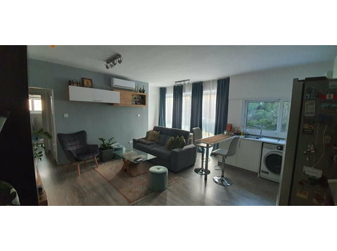 Fully renovated one bedroom apartment now available, the… - Huse
