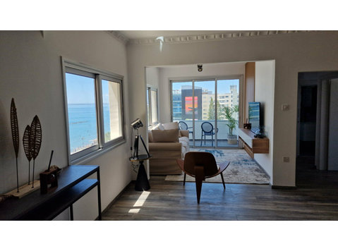 Fully renovated sea view apartment now available by the… - Casas