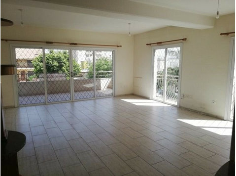Large two bedroom unfurnished upper house available in a… - Case