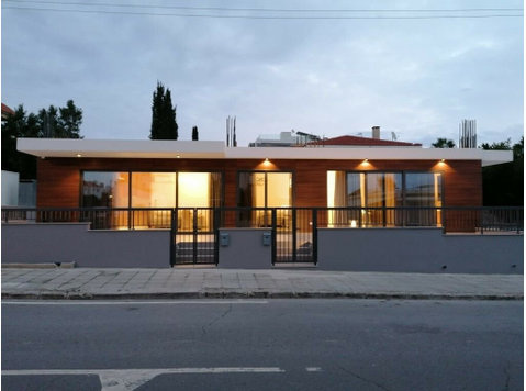 Located in the heart of Mesa Geitonia, this almost… - Müstakil Evler