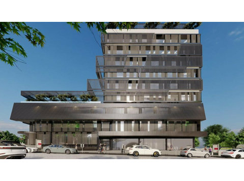 Located on one of Limassol's main roads, the offices are… - Houses