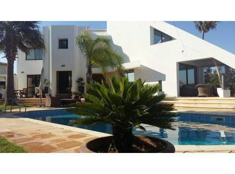 Lovely four bedroom villa in Ypsonas available for rent,… - Majad