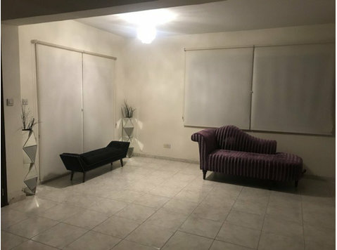 Lovely three bedroom house in Zakaki area in Limassol for… - Casas