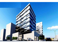 Modern Luxury Commercial Office Building under renovation… - Σπίτια