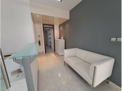 Modern office space available furnished in a renovated… - Къщи