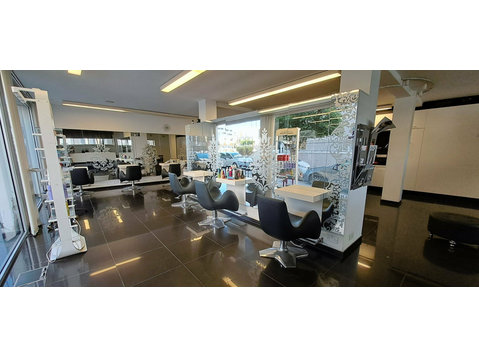 Modern retail space available in the Town Centre of… - Müstakil Evler