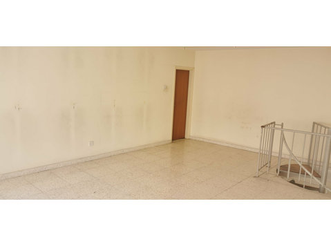 Nice ground floor office in Agia Napa  area in Limassol… - Σπίτια