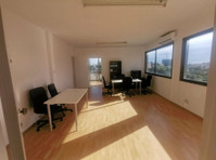 Nice office in Apostoloi Petrou &amp; Pavlou  area in… - Házak