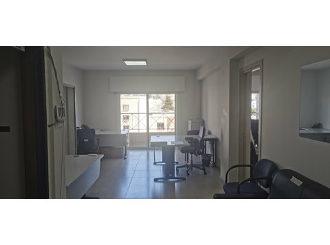 Nice office in Mesa Gitonia area in Limassol with covered… - Majad