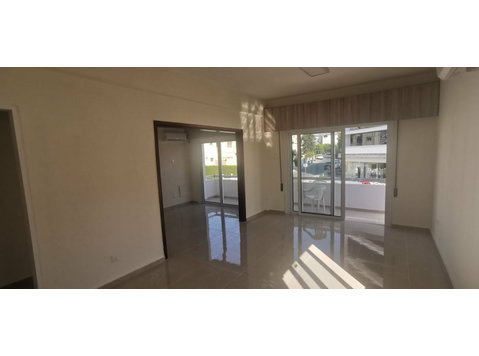 Nice office in Mesa Gitonia one of the best areas in… - Huse
