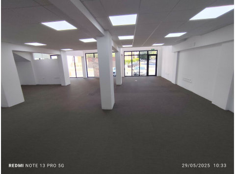 Nice office located in Mesa Geitonia  in Limassol is… - บ้าน