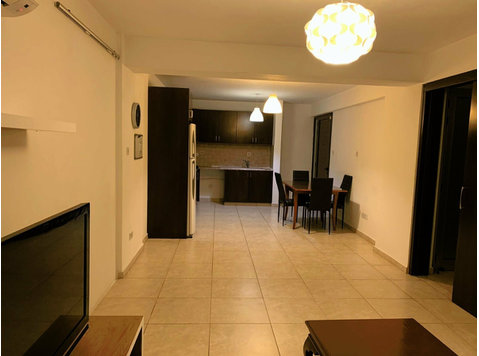 Nice one bedroom ground floor apartment  with  private… - Mājas