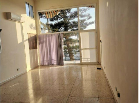 Office for rent in Trachoni area in Limassol with covered… - Casas