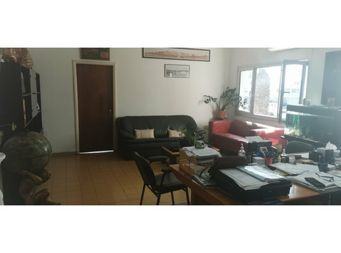 Office in Omonia area in Limassol with covered area  100… - Casas