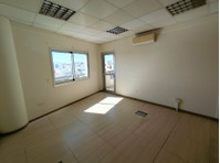 Office located in Mesa Geitonia area in Limassol with… - வீடுகள் 